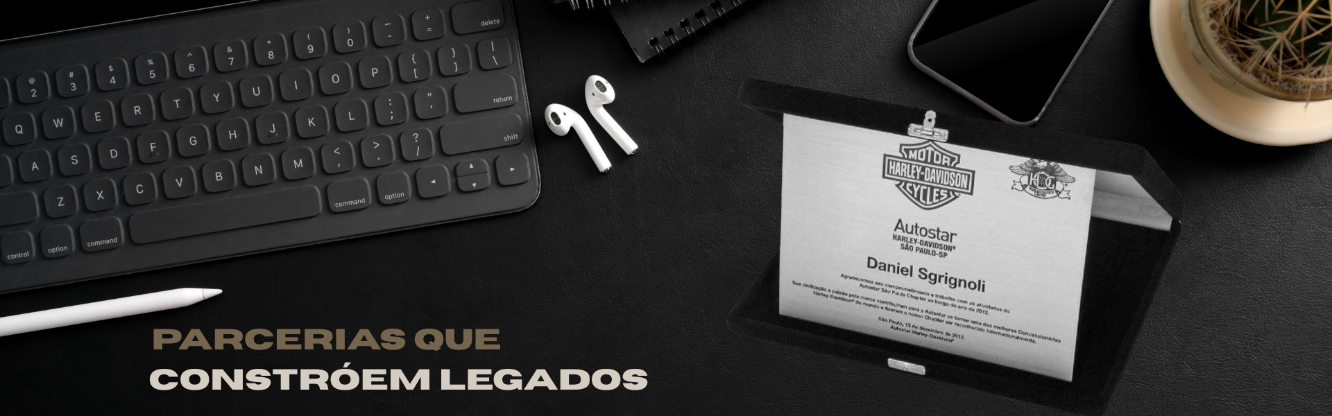 [Imagem de Placa Comemorativa 1]